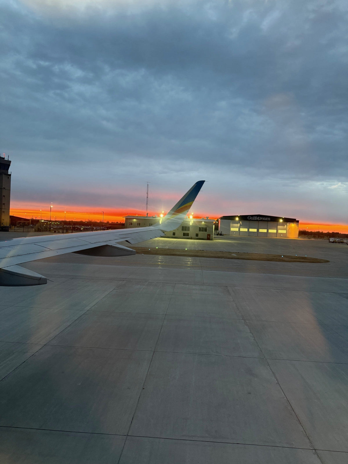 How to Survive a Long Flight and Actually Feel Good When You Land